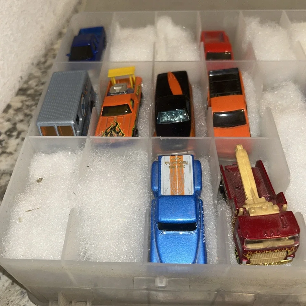 Hat Wheel Lot Of 38 Cars With Clear Carrying Case‎ Some Rare Nice Cars